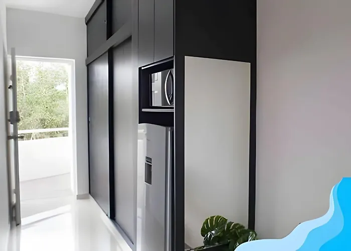 Minimalist With Pool And Free Scooter Apartment