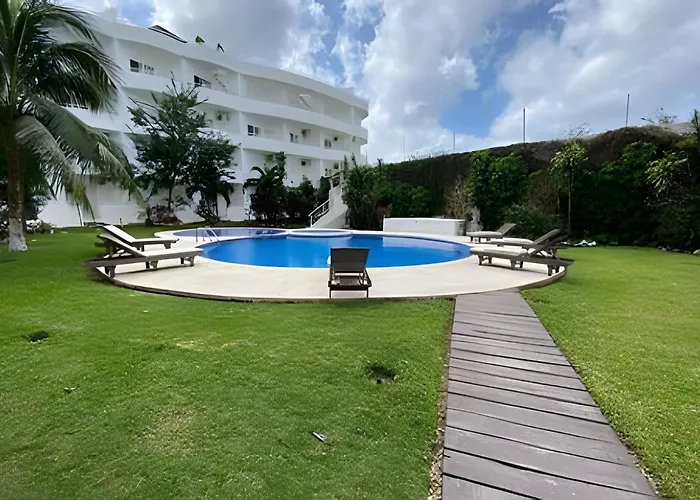Minimalist With Pool And Free Scooter *